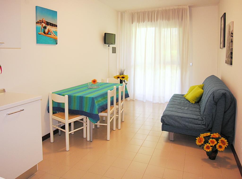 Apartment Gemini Con Piscina Бібіоне Номер фото